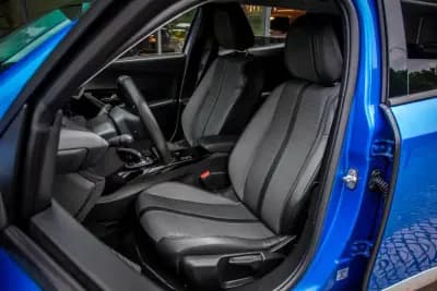 Vendo Peugeot e-2008 2021 - 20850 EUR, 59500 km - AUTO.MOTO.pt