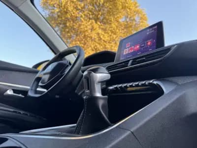 Vendo Peugeot 5008 2018 - 20500 EUR, 137000 km - AUTO.MOTO.pt