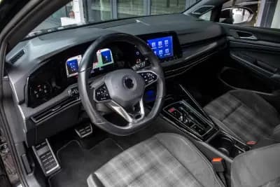 Vendo Volkswagen Golf 2022 - 34990 EUR, 72017 km - AUTO.MOTO.pt