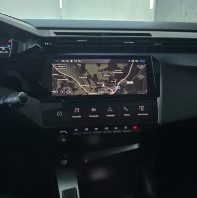 Vendo Peugeot 308 2022 - 22650 EUR, 61135 km - AUTO.MOTO.pt