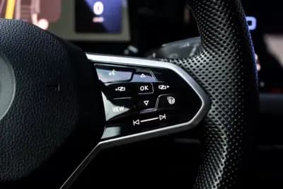 Vendo Volkswagen Golf 2022 - 34990 EUR, 72017 km - AUTO.MOTO.pt