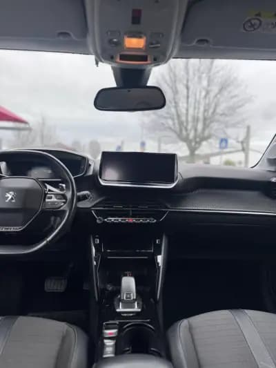 Sell Peugeot 208 2021 - 15500 EUR, 71335 km - AUTO.MOTO.pt