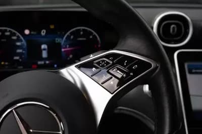 Vendo Mercedes-Benz C 200 2023 - 34900 EUR, 117000 km - AUTO.MOTO.pt