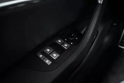 Sell Audi A6 Avant 2020 - 39750 EUR, 89963 km - AUTO.MOTO.pt