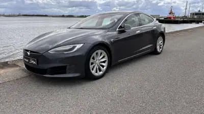 Vendo Tesla Model S 2017 - 24500 EUR, 142000 km - AUTO.MOTO.pt