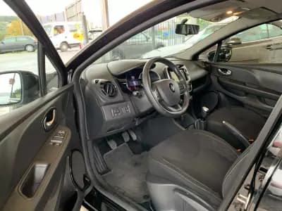 Sell Renault Clio 2018 - 11950 EUR, 83388 km - AUTO.MOTO.pt