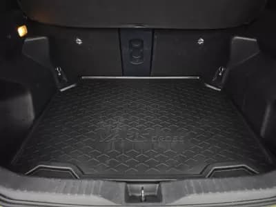 Sell Toyota Yaris Cross 2021 - 29950 EUR, 86189 km - AUTO.MOTO.pt