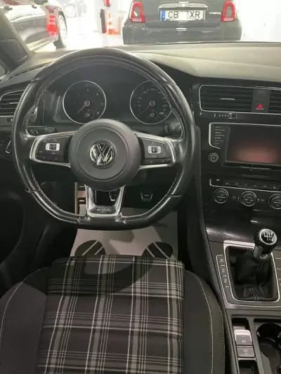 Vendo Volkswagen Golf 2015 - 18900 EUR, 147980 km - AUTO.MOTO.pt