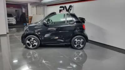Vendo Smart Fortwo Cabrio 2021 - 13990 EUR, 59000 km - AUTO.MOTO.pt
