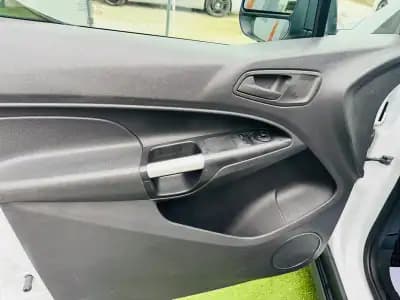 Sell Ford 1.5 TDCi 220 L1 Trend 2015 - 10000 EUR, 140000 km - AUTO.MOTO.pt