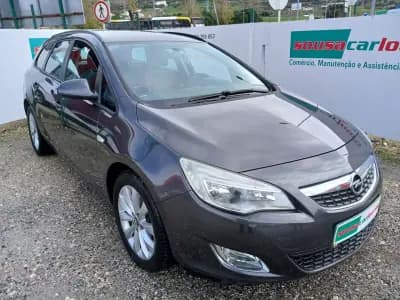 Vendo Opel Astra Sports Tourer 2012 - 6950 EUR, 178110 km - AUTO.MOTO.pt