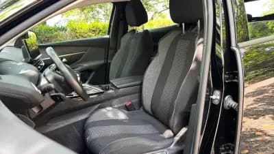 Vendo Peugeot 3008 2021 - 20499 EUR, 98021 km - AUTO.MOTO.pt