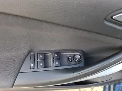 Vendo Opel Astra 2017 - 13000 EUR, 99950 km - AUTO.MOTO.pt