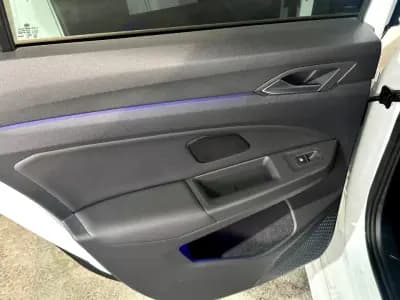 Vendo Volkswagen Golf 2023 - 45900 EUR, 53836 km - AUTO.MOTO.pt