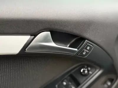 Vendo Audi A5 2010 - 17990 EUR, 157000 km - AUTO.MOTO.pt