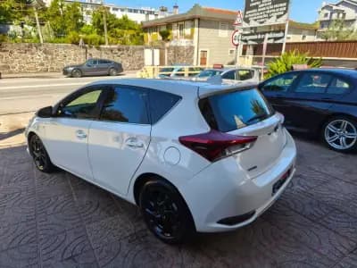 Sell Toyota Auris 2016 - 14900 EUR, 160000 km - AUTO.MOTO.pt
