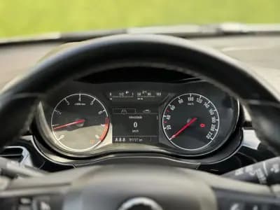 Sell Opel Corsa 2015 - 9200 EUR, 160000 km - AUTO.MOTO.pt