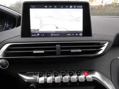 Sell Peugeot 3008 2017 - 18990 EUR, 151000 km - AUTO.MOTO.pt