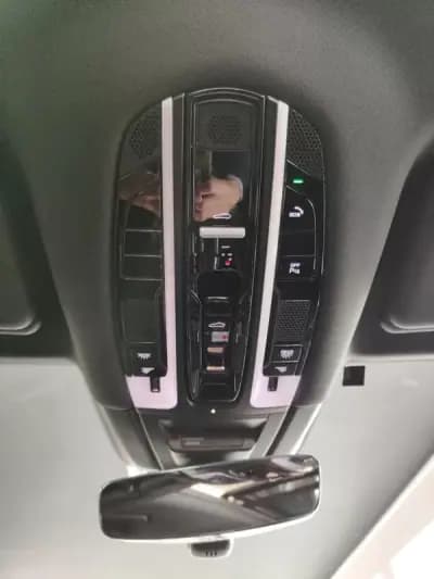 Vendo Porsche Cayenne 2020 - 74500 EUR, 67300 km - AUTO.MOTO.pt