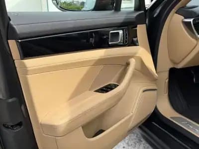 Sell Porsche Panamera Sport Turismo 2018 - 64999 EUR, 128000 km - AUTO.MOTO.pt