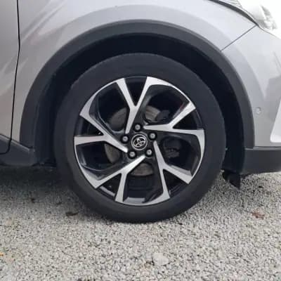 Vendo Toyota C-HR 2017 - 17450 EUR, 165400 km - AUTO.MOTO.pt