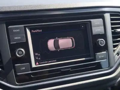 Vendo Volkswagen T-Roc 2018 - 16590 EUR, 116954 km - AUTO.MOTO.pt