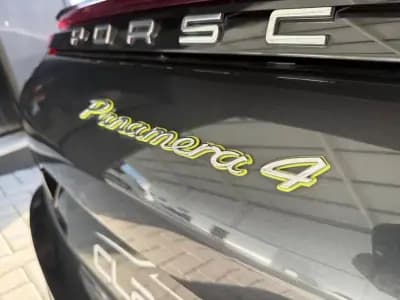 Sell Porsche Panamera 2018 - 74500 EUR, 50941 km - AUTO.MOTO.pt