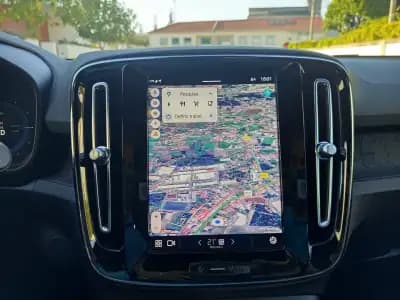 Vendo Volvo XC 40 2022 - 27490 EUR, 90000 km - AUTO.MOTO.pt