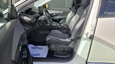 Vendo Peugeot 3008 2021 - 21750 EUR, 48400 km - AUTO.MOTO.pt