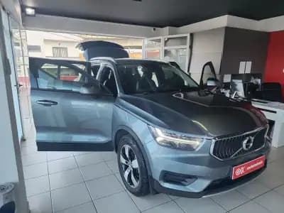Vendo Volvo XC 40 2019 - 23850 EUR, 132000 km - AUTO.MOTO.pt