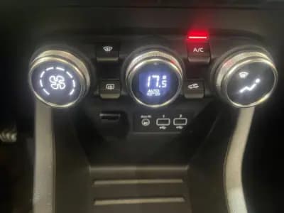 Vendo Renault Clio 2022 - 17899 EUR, 38000 km - AUTO.MOTO.pt