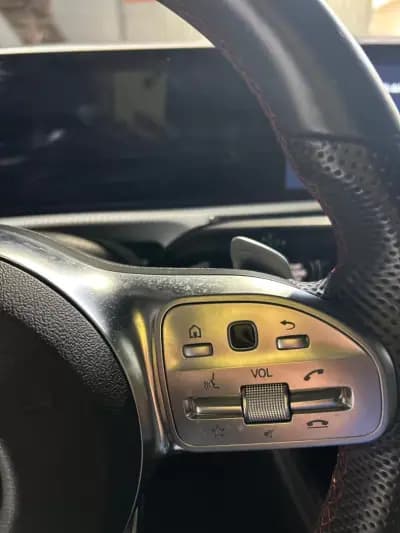 Vendo Mercedes-Benz CLA 200 2020 - 35500 EUR, 41690 km - AUTO.MOTO.pt