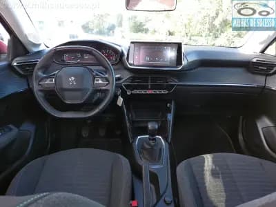 Vendo Peugeot 208 2021 - 14500 EUR, 40000 km - AUTO.MOTO.pt
