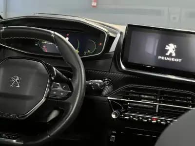 Sell Peugeot 208 2021 - 15990 EUR, 40000 km - AUTO.MOTO.pt