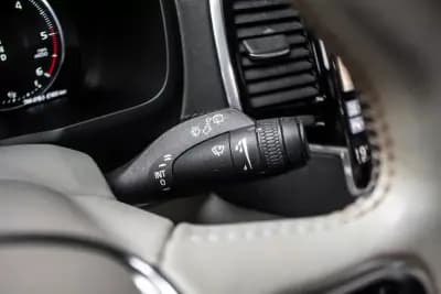 Sell Volvo XC 90 2016 - 24990 EUR, 206775 km - AUTO.MOTO.pt