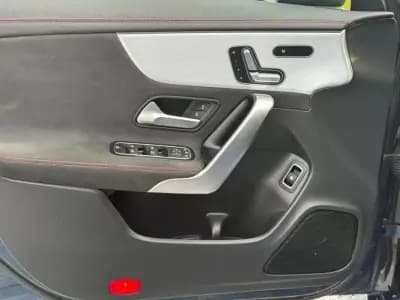 Vendo Mercedes-Benz CLA 250 2021 - 26999 EUR, 172000 km - AUTO.MOTO.pt