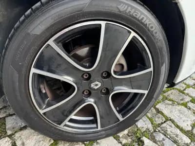 Sell Renault Clio Sport Tourer 2015 - 8750 EUR, 190000 km - AUTO.MOTO.pt