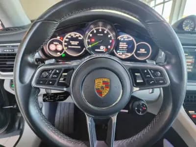 Sell Porsche Panamera 2017 - 67750 EUR, 99900 km - AUTO.MOTO.pt