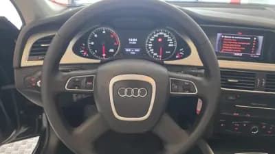 Vendo Audi A4 2011 - 13900 EUR, 186139 km - AUTO.MOTO.pt