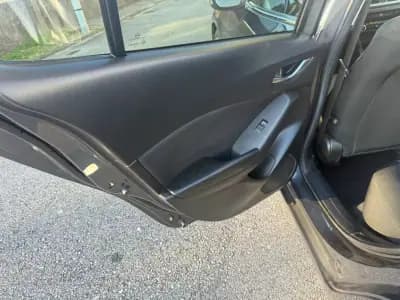 Vendo Mazda 3 2016 - 9800 EUR, 223000 km - AUTO.MOTO.pt