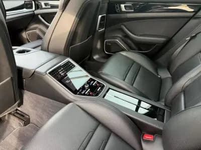 Vendo Porsche Panamera 2017 - 58990 EUR, 114000 km - AUTO.MOTO.pt