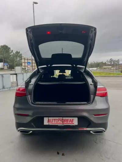 Vendo Mercedes-Benz GLC 250 2018 - 47000 EUR, 53761 km - AUTO.MOTO.pt