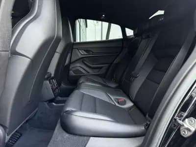 Vendo Porsche Taycan 2023 - 74990 EUR, 35900 km - AUTO.MOTO.pt