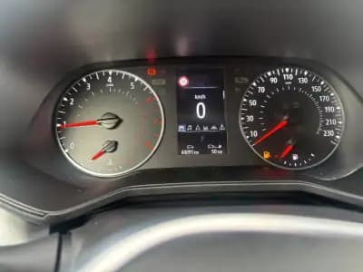 Vendo Renault Clio 2023 - 16950 EUR, 44091 km - AUTO.MOTO.pt