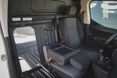 Vendo Peugeot Partner 1.6 BlueHDi Style 2019 - 12500 EUR, 174520 km - AUTO.MOTO.pt