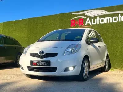 Vendo Toyota Yaris 2011 - 8500 EUR, 150000 km - AUTO.MOTO.pt