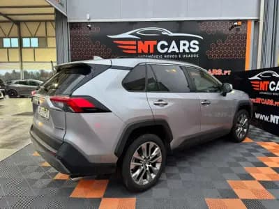 Vendo Toyota RAV4 2021 - 33900 EUR, 135147 km - AUTO.MOTO.pt