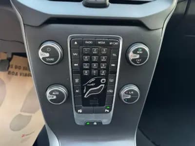 Sell Volvo V40 Cross Country 2013 - 13500 EUR, 164000 km - AUTO.MOTO.pt