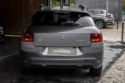 Sell Citroën C4 Cactus 2016 - 10550 EUR, 98640 km - AUTO.MOTO.pt