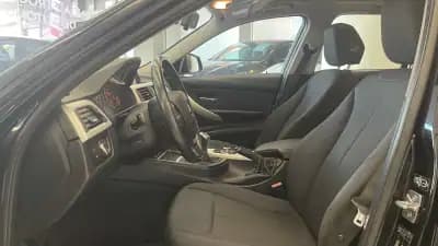 Vendo BMW 318 2013 - 13990 EUR, 216833 km - AUTO.MOTO.pt